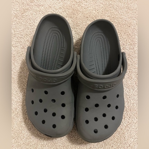 Crocs - Picture 2 of 9